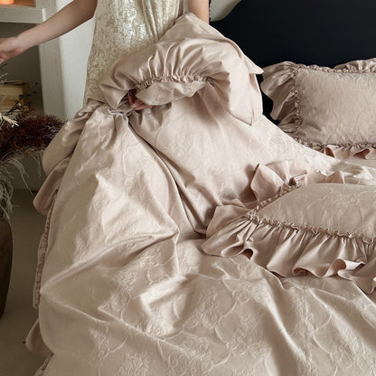 Jacquard-Bettwäschegarnitur mit voluminöser Volant-Rüsche und floraler Ton-in-Ton-Struktur Brehn