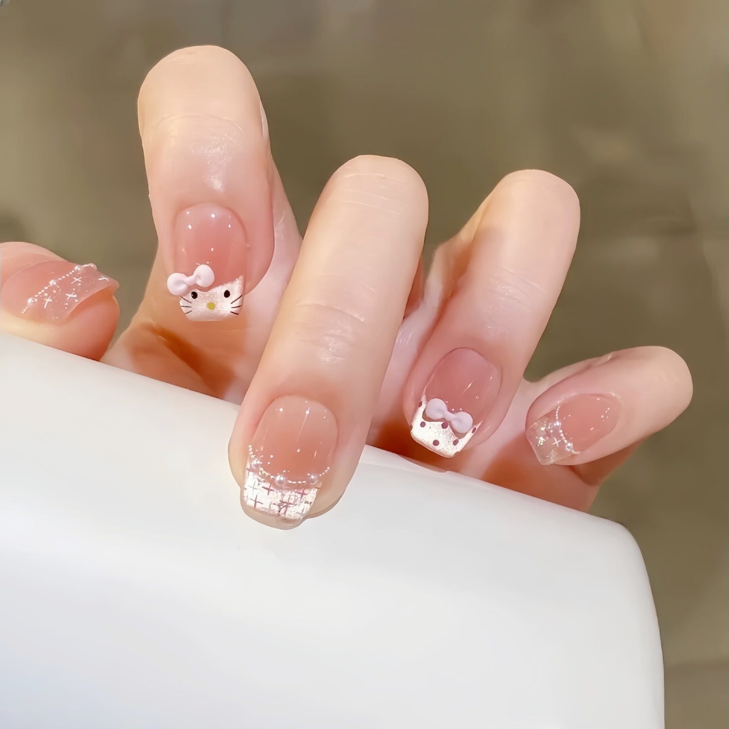 Künstliche Nail Art Spitzen mit Verspieltem Design Brehn
