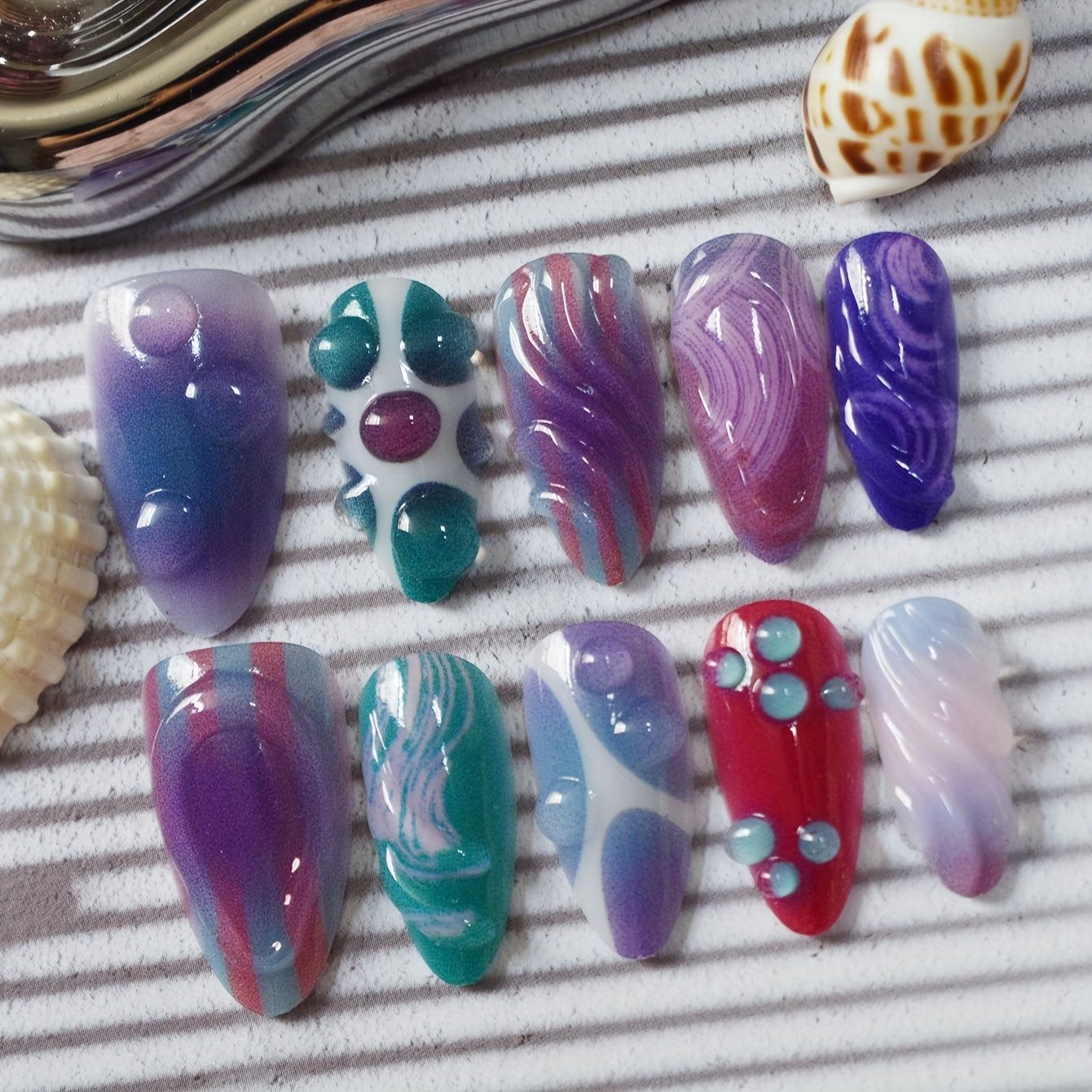 Künstlerisches Gel-Nagelkunst-Design Brehn