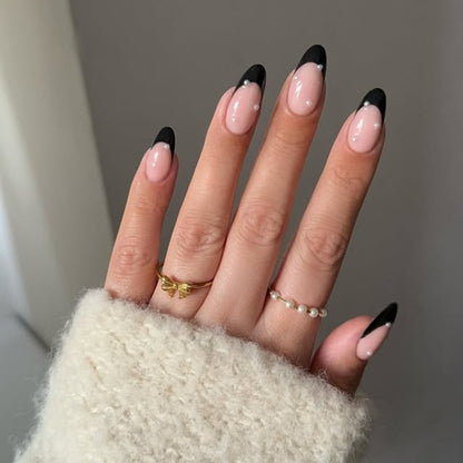 Kunstnagelset mit eleganten French-Spitzen Brehn