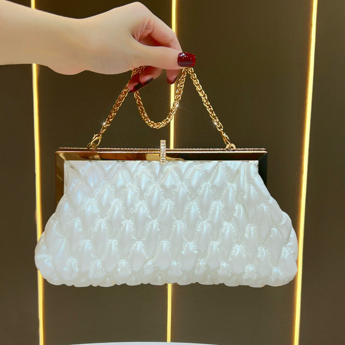 Elegante strukturierte Abendhandtasche