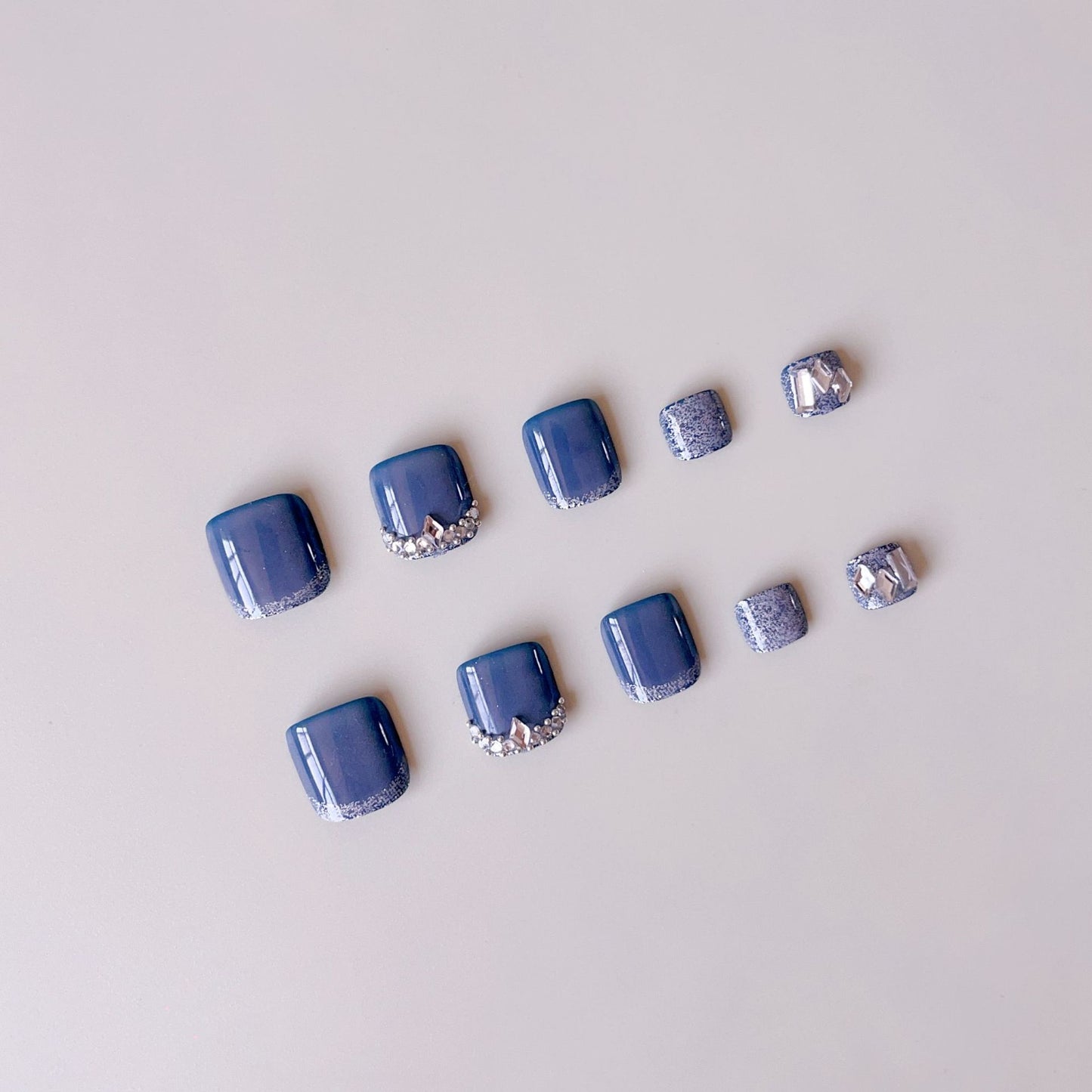 Kunstnagelset mit stilvollen 3D-Akzenten Brehn