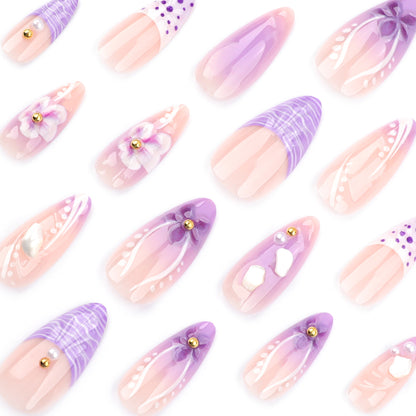 Kunstvolle Nagelverlängerungen mit eleganten floralen Verzierungen Brehn