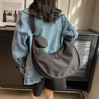 Stilvolle leichte Hobo Tasche Brehn