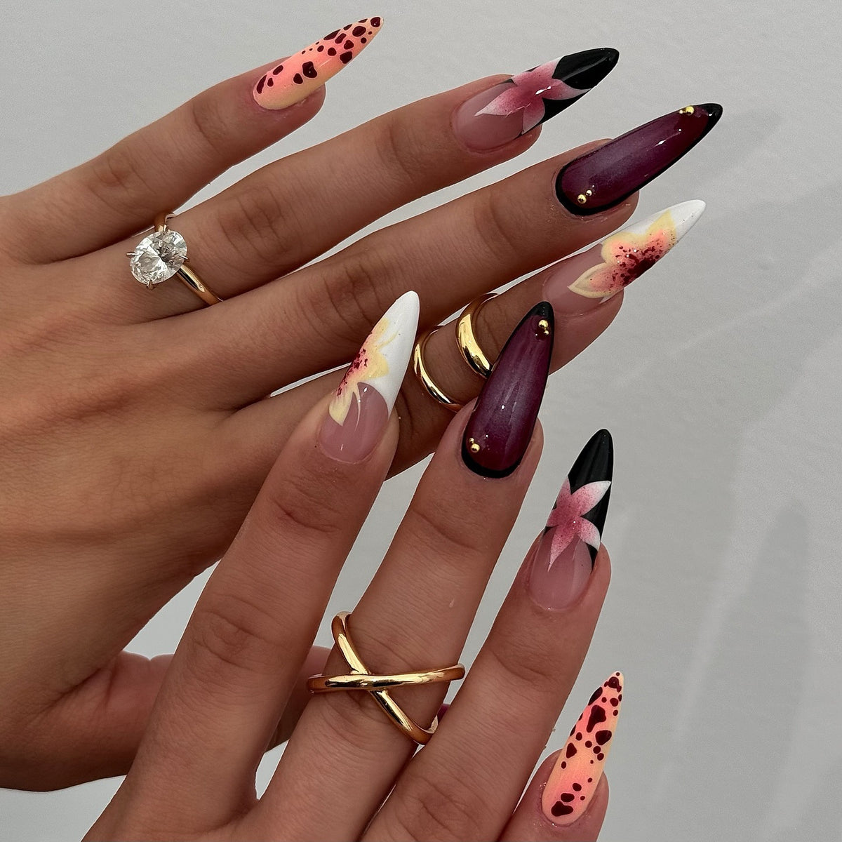 Künstlerische Stiletto Press-On Nail Kollektion