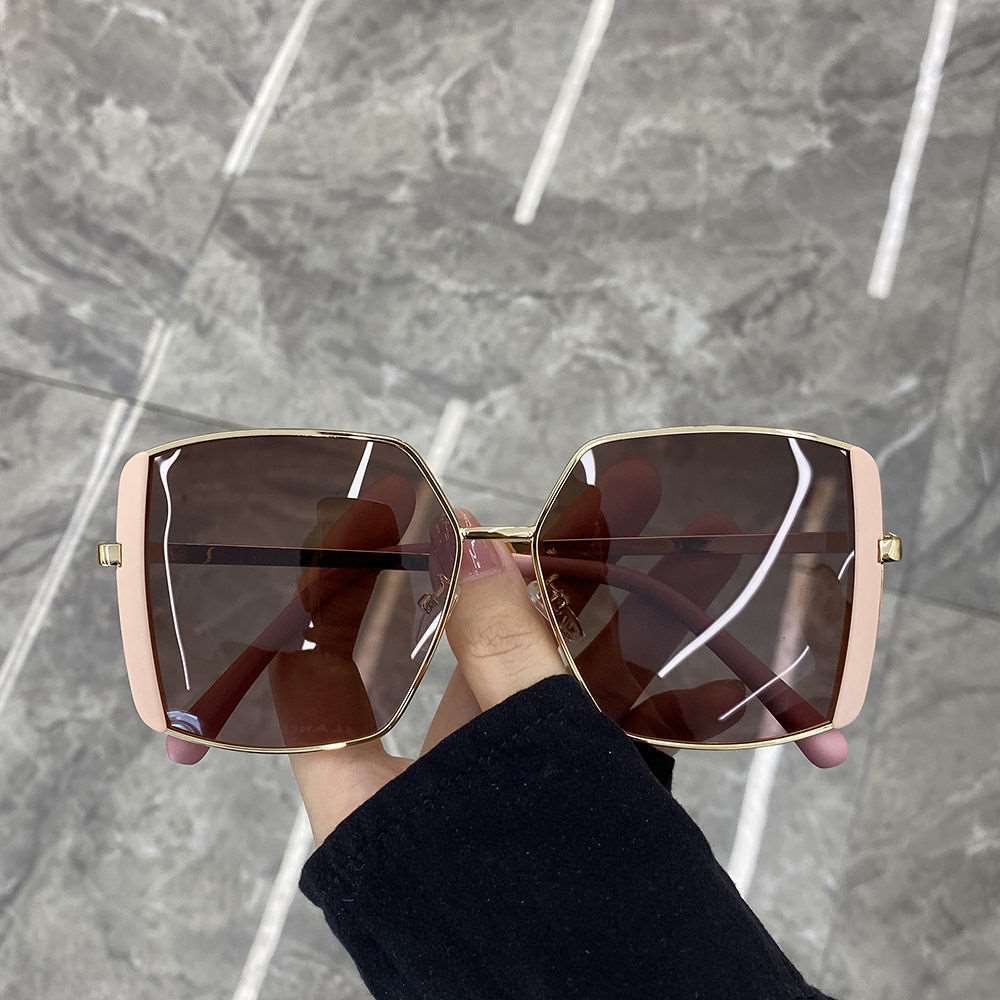 Damen oversized Sonnenbrille mit glamourösem Rahmen Brehn