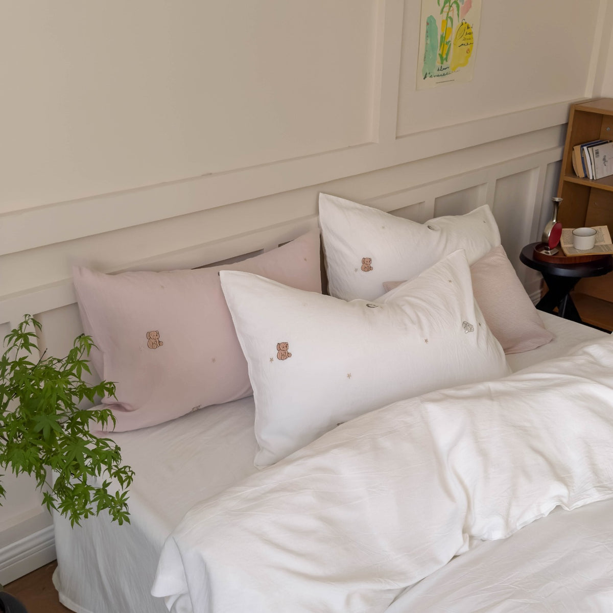 Bestickte botanische Baumwollsatin Bettwäsche Set mit Eckenbindern