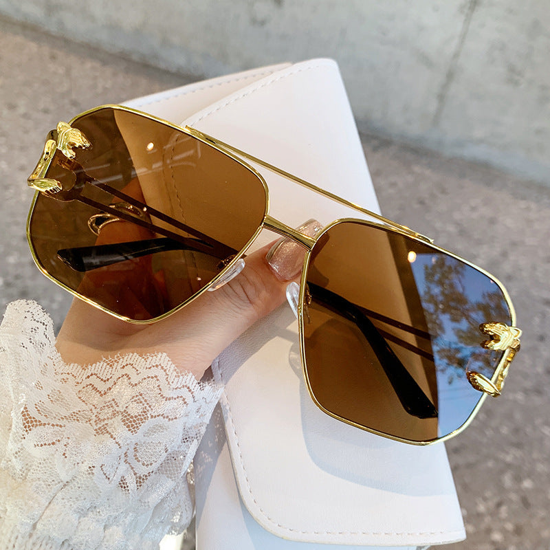 Damen quadratische Sonnenbrille mit luxuriösem Metallrahmen Brehn