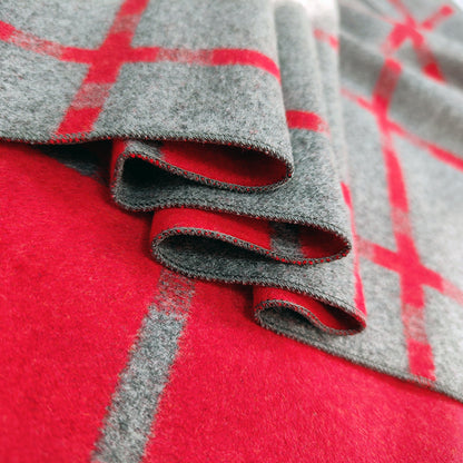 Damen Eleganter und warmer Schal mit modernem Karomuster Brehn