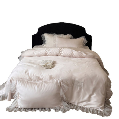 Satin Bettwäsche Set mit Tüll Rüsche und mikro-gestickten Herzdetails