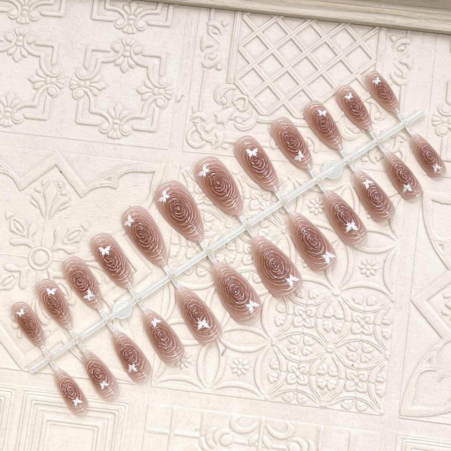 Künstlerisches floral-akzent druck auf nagelset Brehn