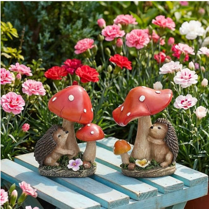 Niedliche Dekofigur mit Igel und Fliegenpilzen Brehn