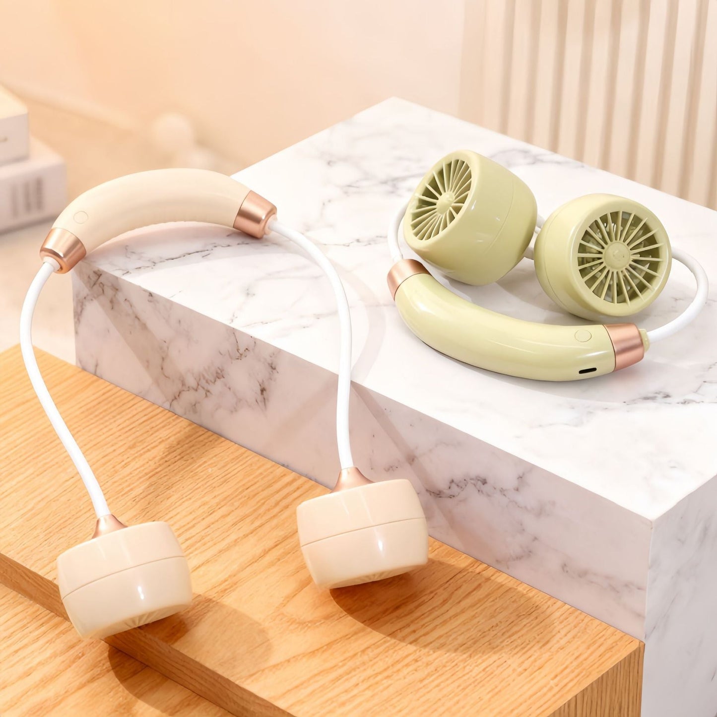Frauen Tragbarer Halsventilator mit Flexiblem Arm und USB-Verbindung Brehn