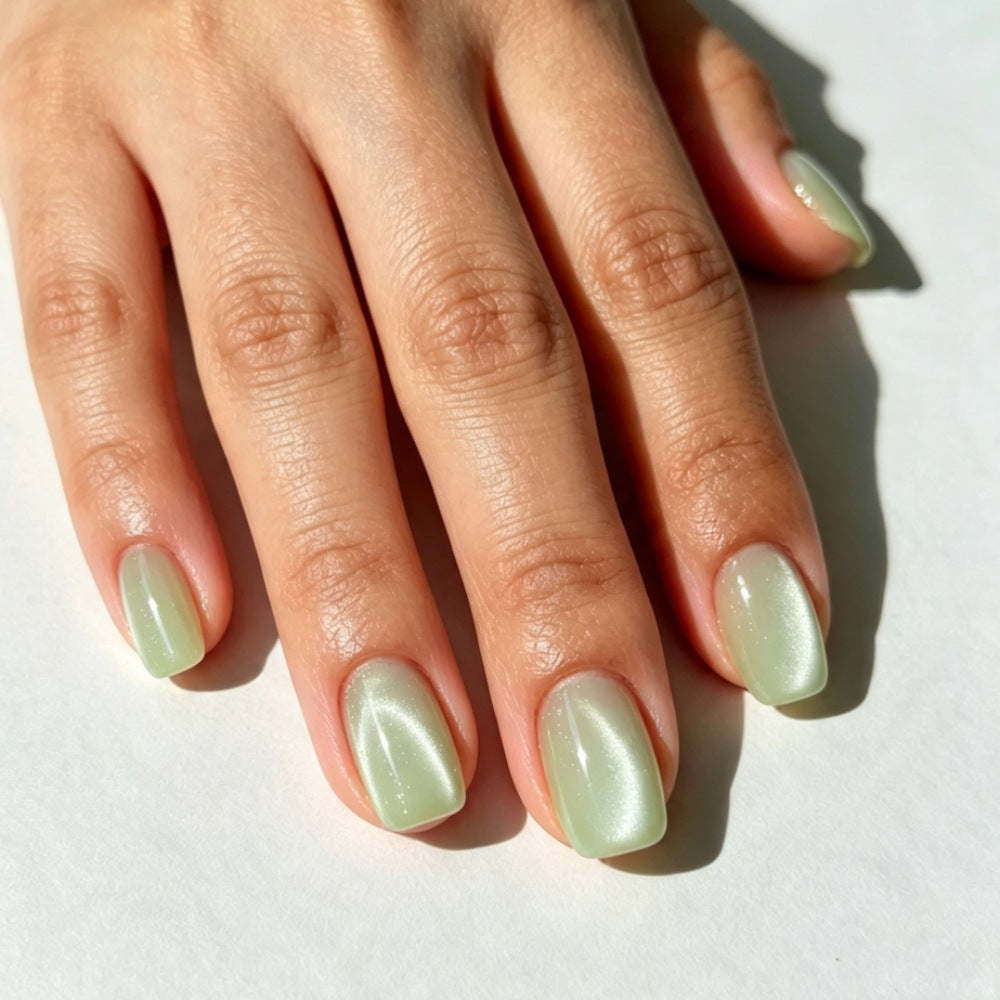 Kunstnägel mit Elegantem Satiniertem Finish und Modernem Design Brehn