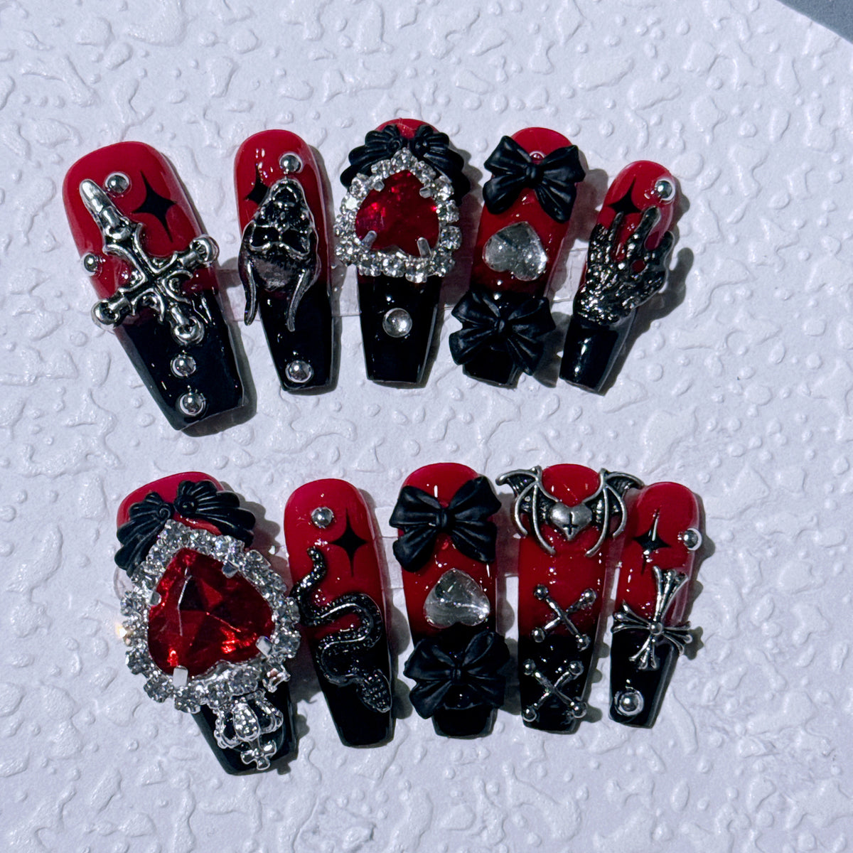 Gothic-inspirierte aufwendige Nagelkunstset