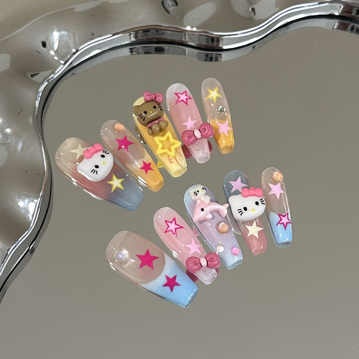 Dekorative Nagelkunst