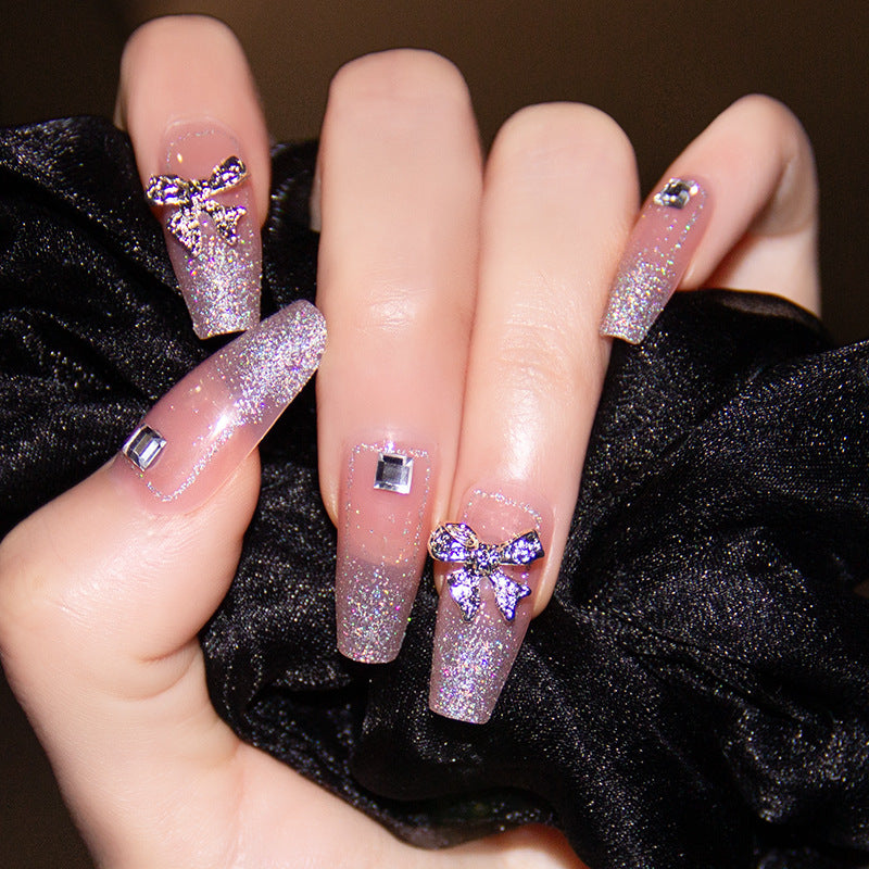 Kunstvolle Nagelverlängerungen mit Blumendesign Brehn