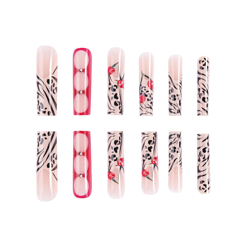 Künstlerische Press-On Nageldesigns