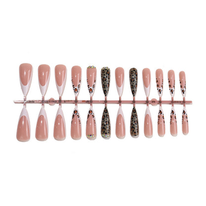 Kunstnagelset mit elegantem Spitzen-Design Brehn
