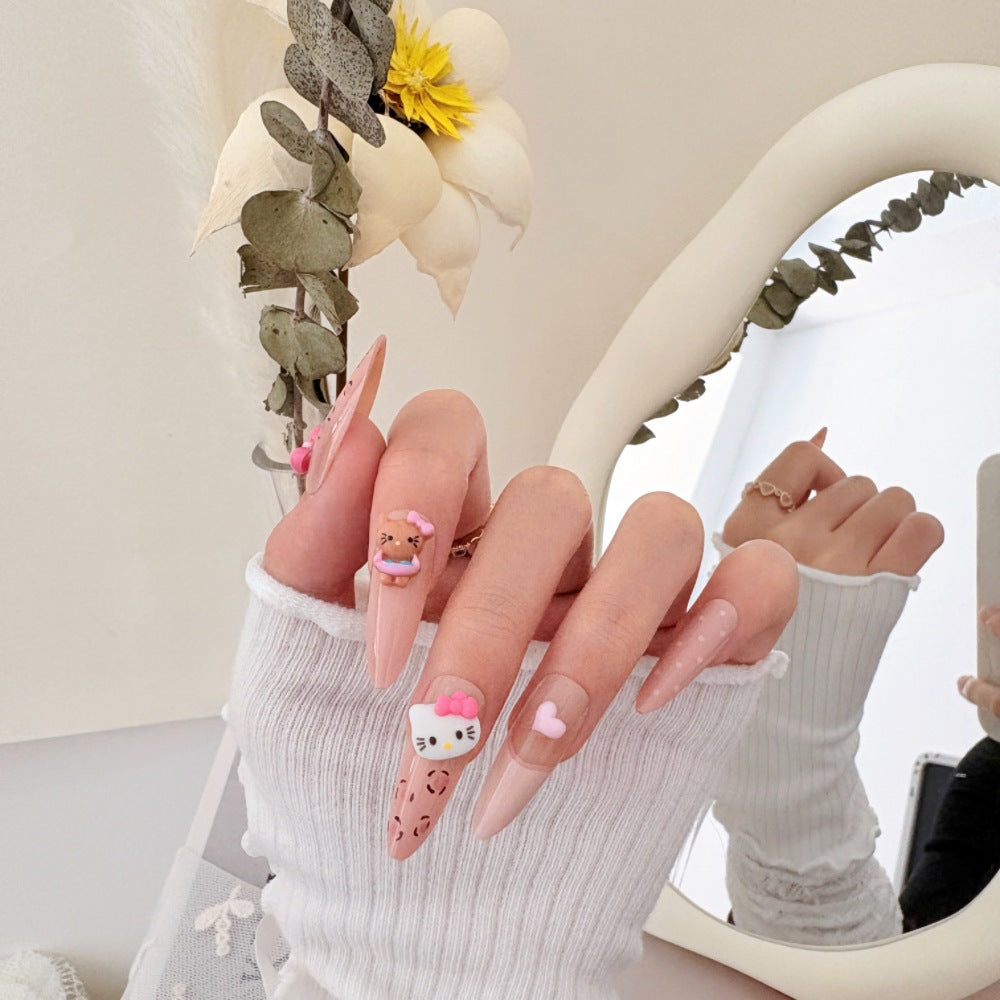 Künstlerisches Press-On-Nagel-Set mit floralen und Edelsteinakzenten Brehn