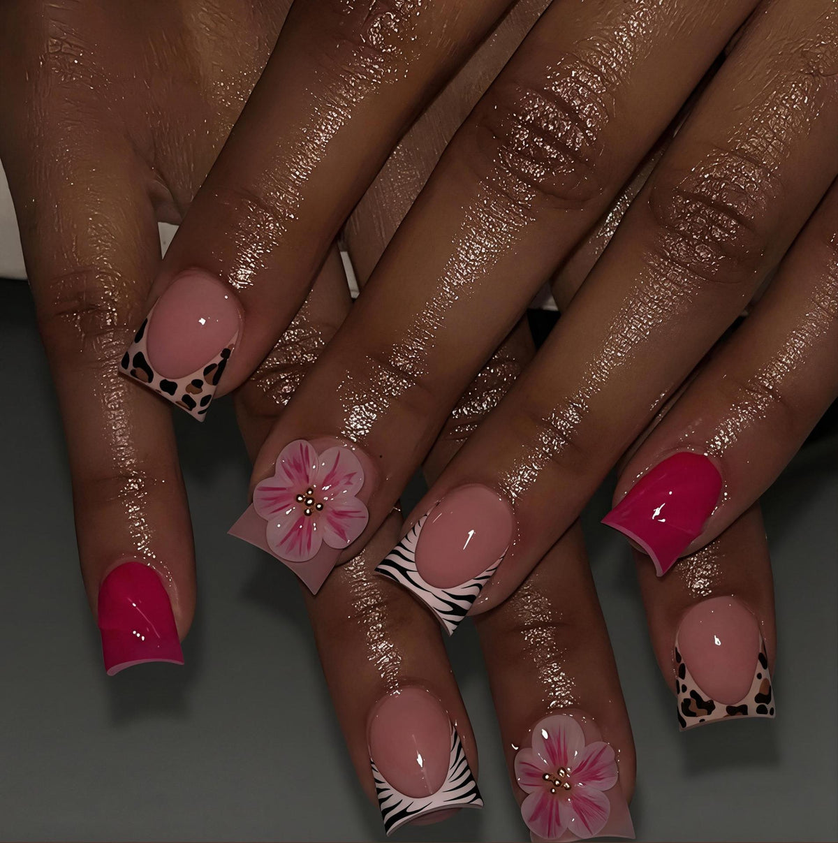 Dekoratives florales Press-On-Nagelkunst-Set Brehn