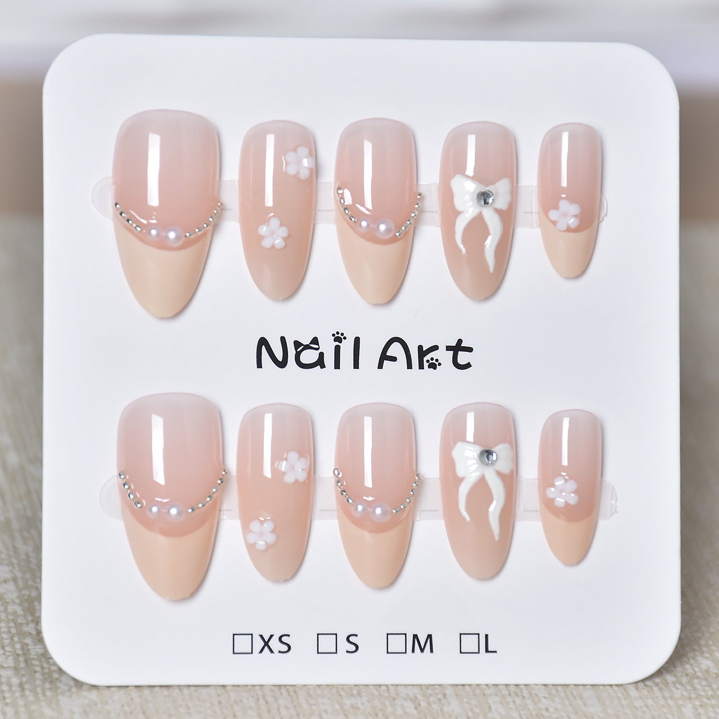 Elegante florale Press-On-Nagelkunst Brehn