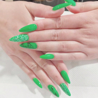 Künstlerisches grünes Stiletto-Nagelkunst-Set