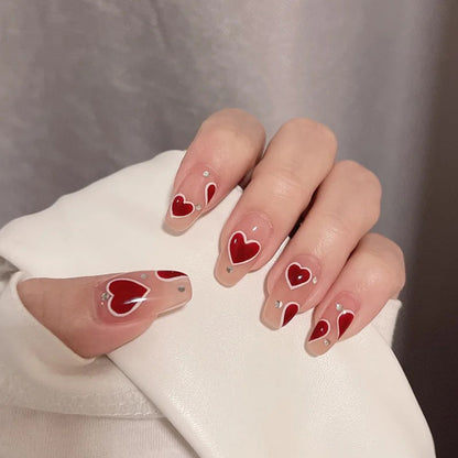 Kunstvolle Nailart mit Herzdesign Brehn