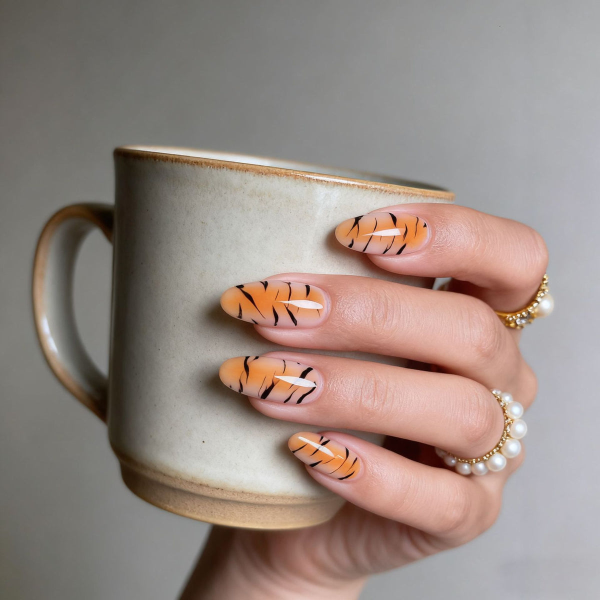 Detaillierte Tiger-Druck Nagelkunst Brehn