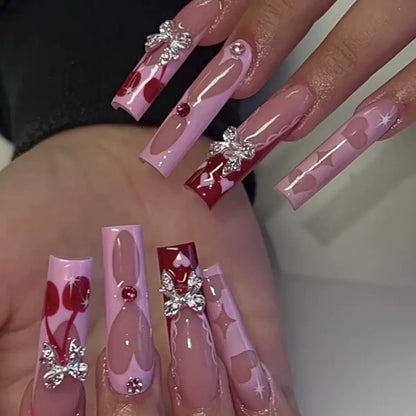 Künstlerische dekorative Press-On-Nagelerweiterungen