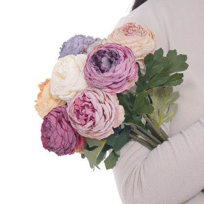 Realistischer Blumenstängel mit detaillierten Blütenblättern