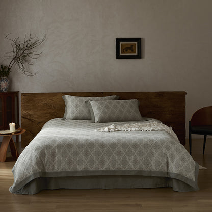 Florales Baumwoll-Leinen-Bettüberwurf-Set mit Chambray-Dekor