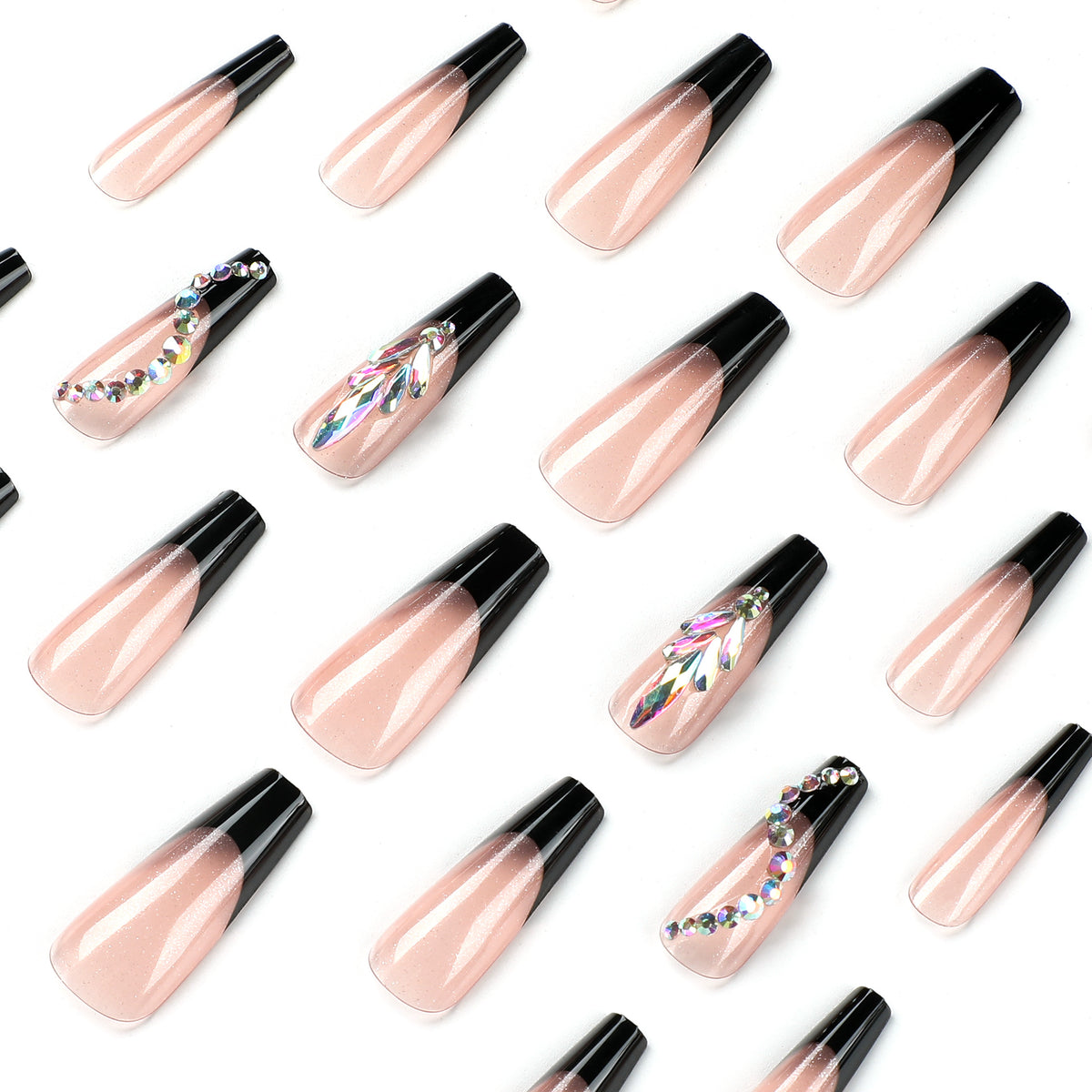 Kunstvolle Stiletto-Nägel mit Glitzerverzierungen Brehn