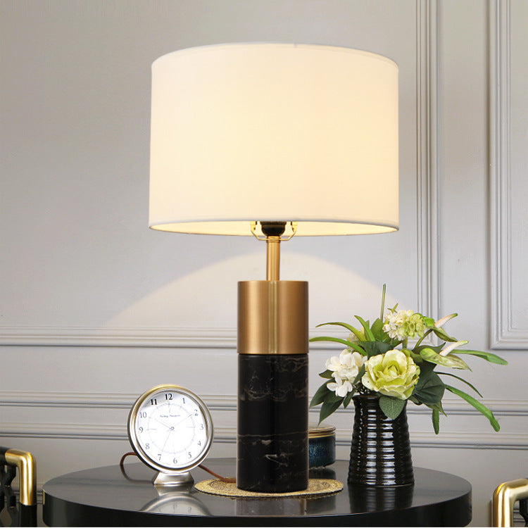 Moderne handwerkliche Tischlampe