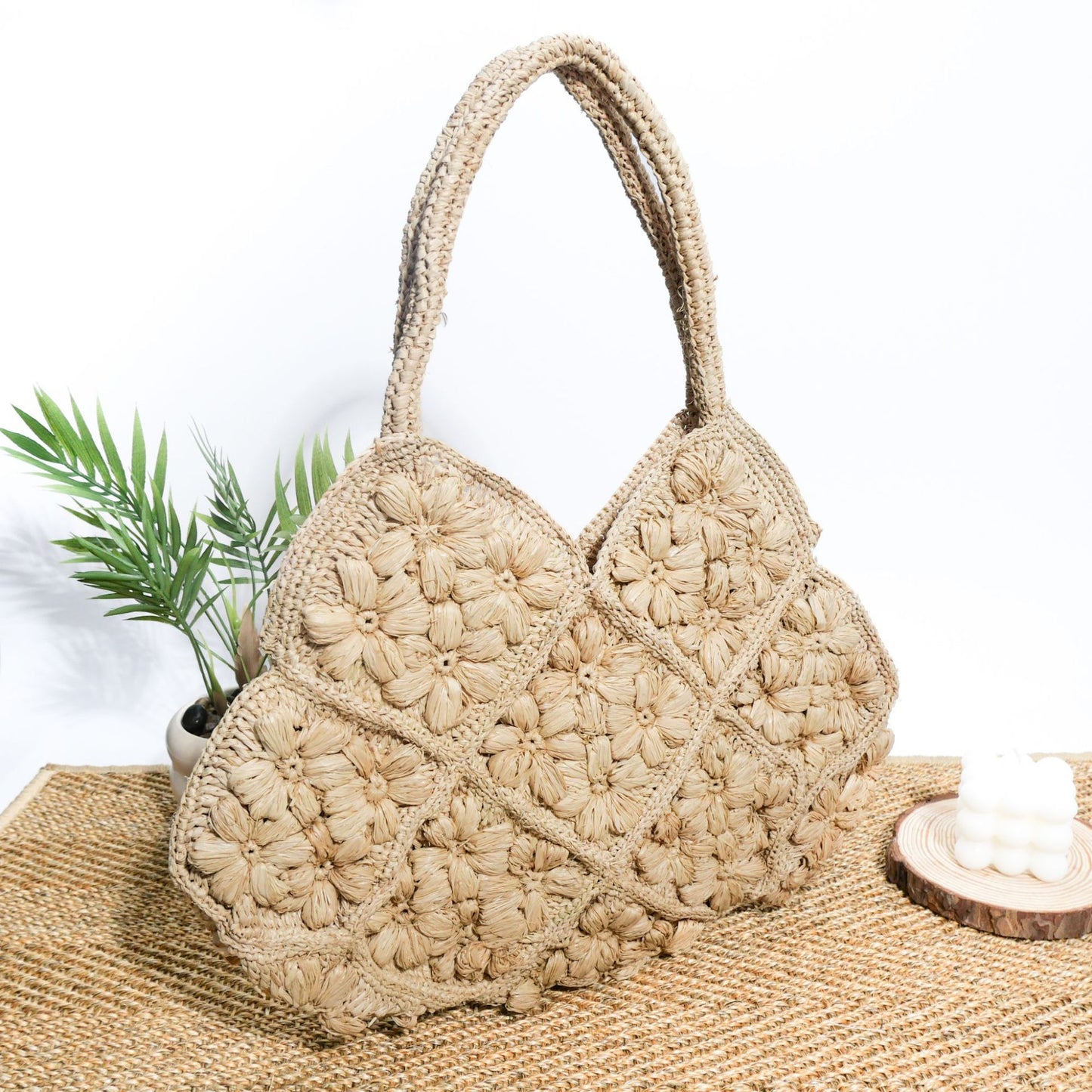 Handgefertigte Umhängetasche mit Floralen Zierstickereien Brehn