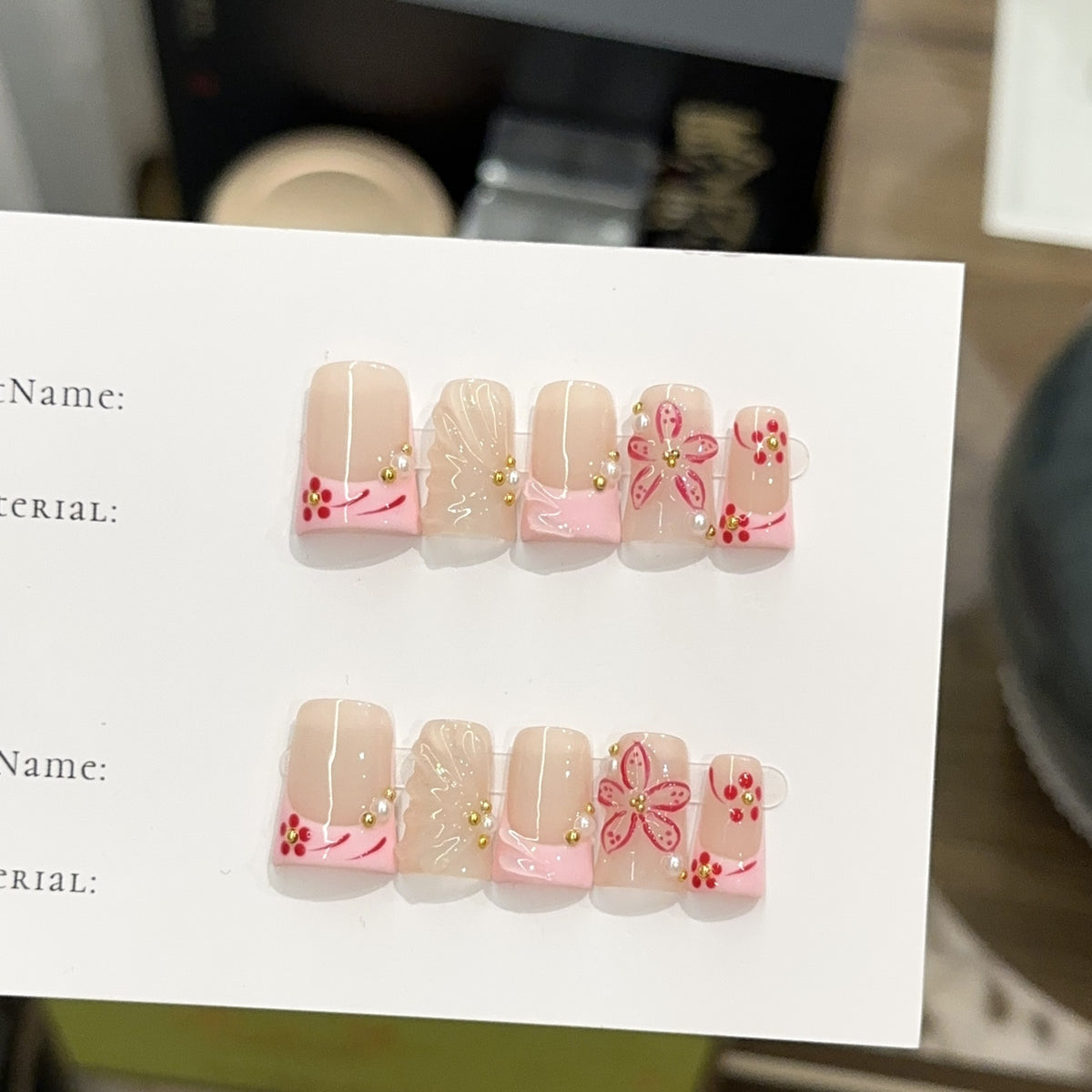 Dekorative Nagelkunst