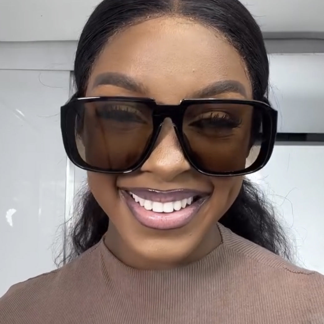 Damen trendy quadratische Sonnenbrille mit transparentem, grünem Rahmen und schützendem UV-Filter Brehn