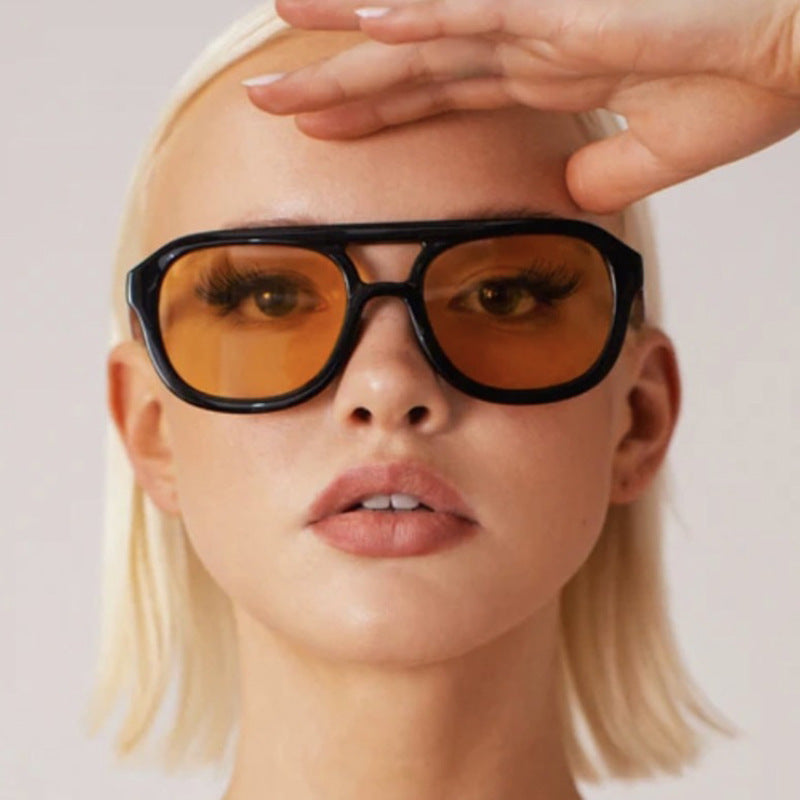 Damen modische Sportsonnenbrille mit breitem, flexiblen Rahmen Brehn