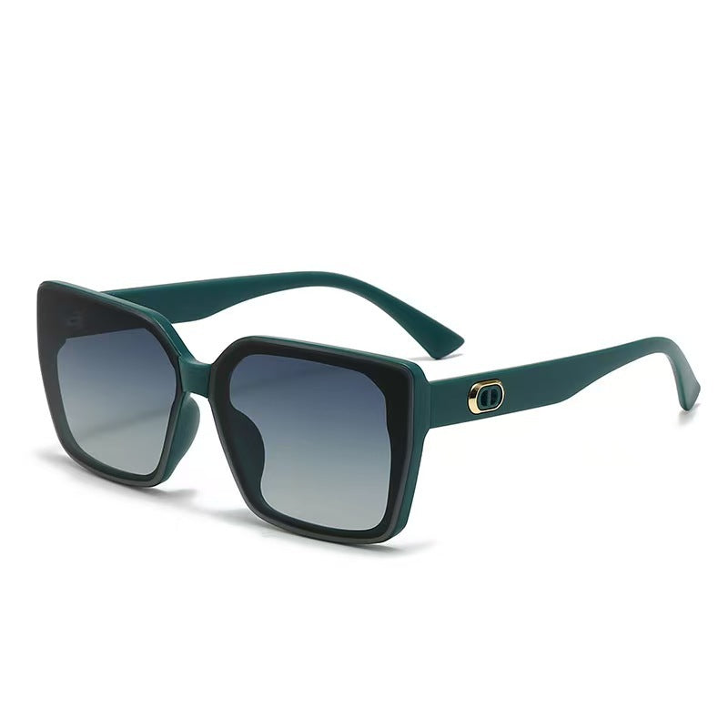 Damen oversized Sonnenbrille mit robustem Rahmen und dezenten Gläsern Brehn