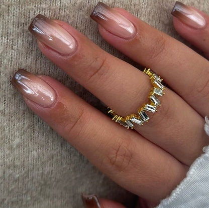 Elegantes Acryl-Nageldesign Brehn