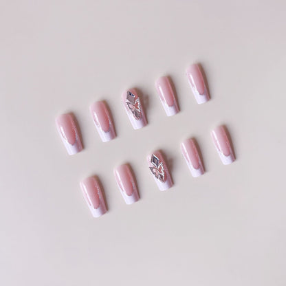 Kunstnagelset mit eleganten Strass- und modernen Spitzenverzierungen Brehn
