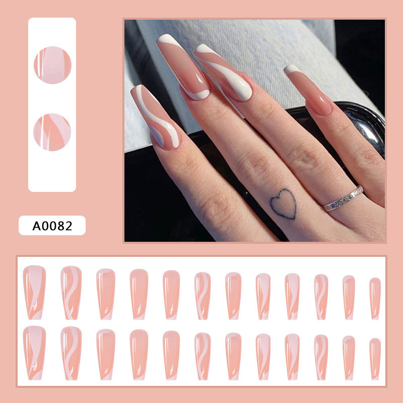 Kunstnagelset mit stylishen Wellenlinien Brehn