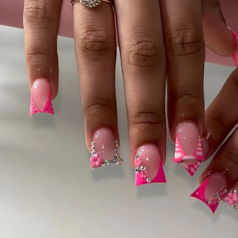 Glamouröses Nagelkunstset mit floralen und Strassakzenten Brehn