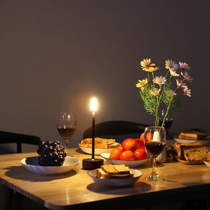 Dekorative Tischleuchte mit LED für moderne Innenräume