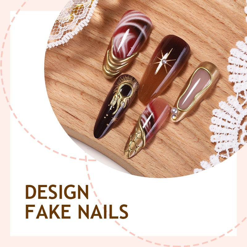 Kunstnagelset mit Glamourösen Designs Brehn