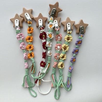 Makramee Kinderwagen- und Schnuller-Lanyard mit Holzstern-Clip