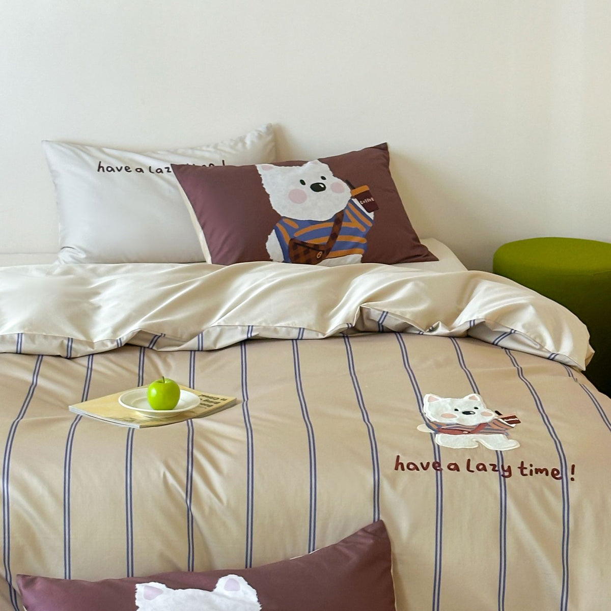 Gestreiftes Baumwollsatin Bettbezug-Set mit gesticktem Teddy-Applikation