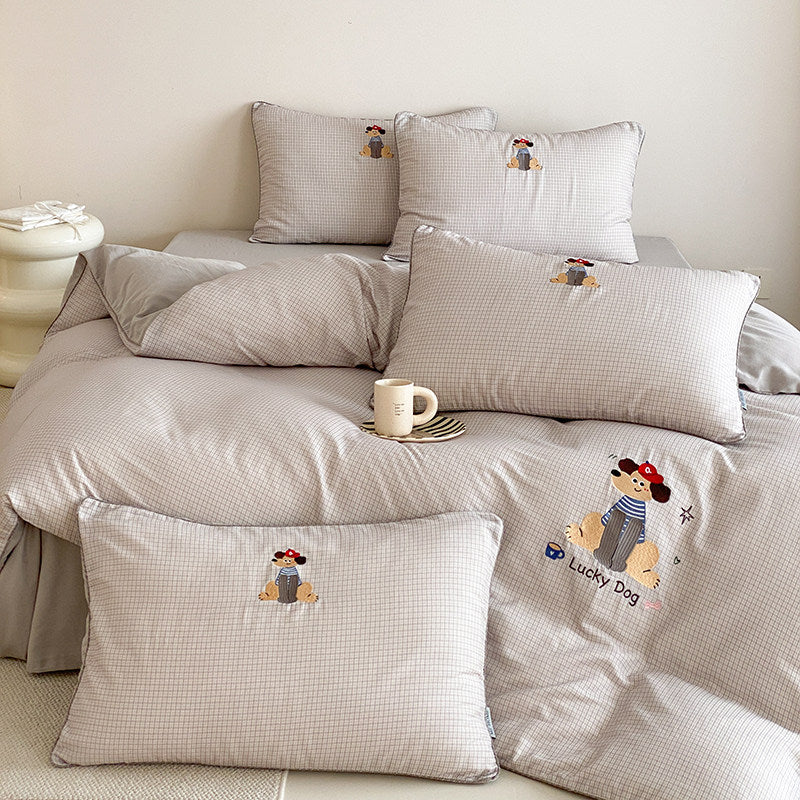 Bestickte Baumwoll-Bettwäsche Bettbezug-Set mit verspieltem Glückshund-Motiv