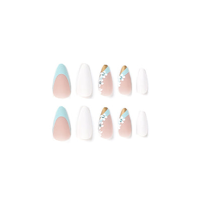 Kunstvolle Nagelverlängerungen mit eleganten Blütenmotiven Brehn