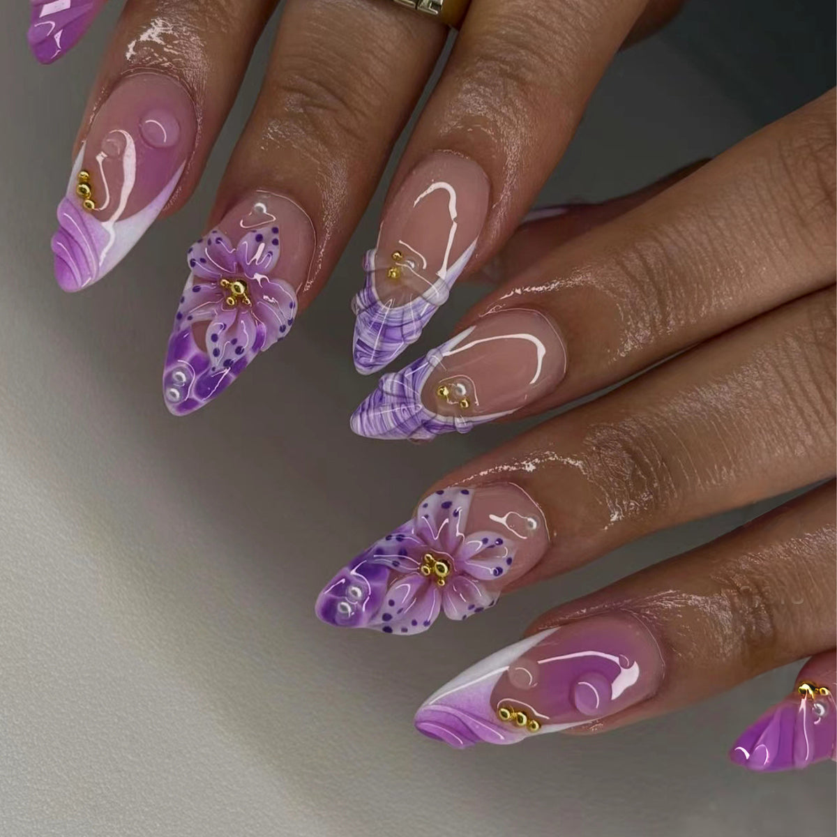 Blumeninspiriertes Stiletto Press-On-Nägel Brehn